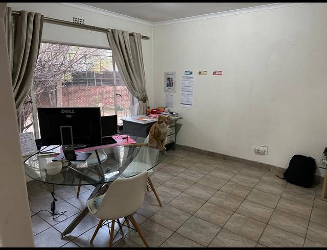 3 BEDROOM HOUSE TO LET IN OLIVEDALE